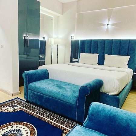 Апарт отель Neel Skye - Couple Friendly - Dlf My Pad, Gomtinagar , Лакхнау Экстерьер фото