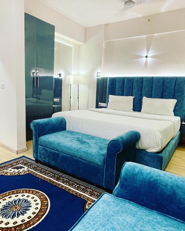 Апарт отель Neel Skye - Couple Friendly - Dlf My Pad, Gomtinagar , Лакхнау Экстерьер фото
